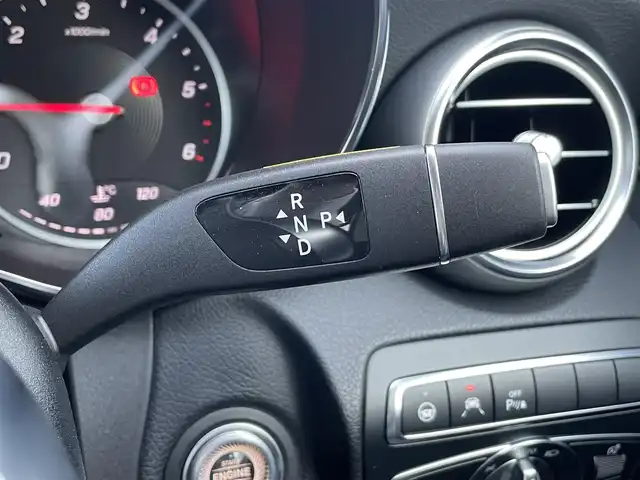 メルセデス・ベンツ Ｃ２２０ｄ ステーションワゴン アバンギャルドAMGライン 埼玉県 2018(平30)年 4.6万km ポーラホワイト 黒レザーシート/ドライビングパッケージ/アダプティブクルーズコントロール/純正HDDナビ/(Bluetooth/USB/フルセグ)/バックカメラ/Ａｐｐｌｅ　Ｃａｒ　Ｐｌａｙ/ブラインドスポットモニター/パークアシスト/アンビエントライト/ETC