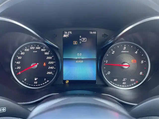 メルセデス・ベンツ Ｃ２２０ｄ ステーションワゴン アバンギャルドAMGライン 埼玉県 2018(平30)年 4.6万km ポーラホワイト 黒レザーシート/ドライビングパッケージ/アダプティブクルーズコントロール/純正HDDナビ/(Bluetooth/USB/フルセグ)/バックカメラ/Ａｐｐｌｅ　Ｃａｒ　Ｐｌａｙ/ブラインドスポットモニター/パークアシスト/アンビエントライト/ETC
