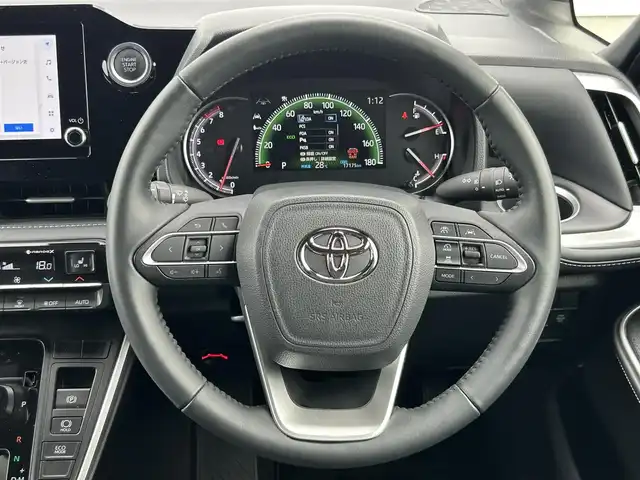 トヨタ ノア S－Z 熊本県 2022(令4)年 1.8万km アティチュードブラックマイカ 純正ディスプレイオーディオ/・AM/FM/BT/USB/Miracast/・バックカメラ/トヨタセーフティセンス/・レーンディパーチャーアラート/・プリクラッシュセーフティ/・プロアクティブドライビングアシスト/・クリアランスソナー/・パーキングサポートブレーキ/・ロードサインアシスト/・レーダークルーズコントロール/・先行者発信告知/・後退速度抑制/・オートマチックハイビーム/両側パワースライドドア/ＬＥＤヘッドライト/・フォグランプ/ビルトインＥＴＣ/電動リアゲート/1.2列目シートヒーター/・ハーフレザーシート/・オットマン/ナノイーX/ステアリングスイッチ/・革巻きステアリング/・ステアリングヒーター/電子パーキングブレーキ/電子ブレーキホールド/純正フロアマット/純正アルミホイール/MTモード付AT/電動格納ミラー/・ウィンカーミラー/ロールサンシェード/プッシュスタートボタン/スマートキー