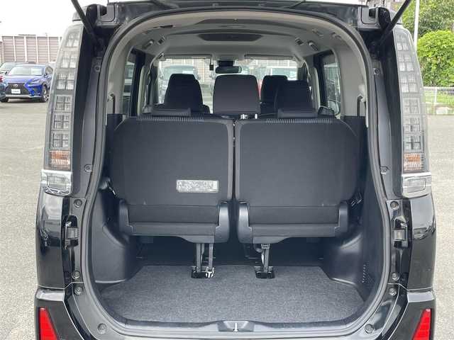 トヨタ ヴォクシー ZS 山口県 2017(平29)年 3.8万km ブラック 9型SDナビ フルセグTV CD DVD BT/バックカメラ/パワースライドドア/衝突被害軽減ブレーキ/レーンアシスト/オートマチックハイビーム/LEDオートヘッドライト/フォグライト/スマートキー/ドラレコ/ビルトインETC/禁煙車