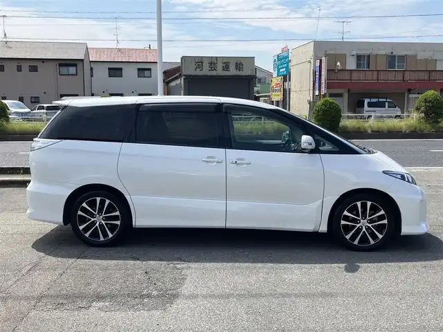 トヨタ エスティマ アエラス レザーパッケージ 三重県 2014(平26)年 4.9万km ホワイトパールクリスタルシャイン ♪走行48477km/純正8インチナビ/・フルセグ・CD録音/・DVD再生・SD/・Bluetoothオーティオ/ブルーレイディスクプレーヤー内蔵/　純正フリップダウンモニター/　・DVD/BD/SD/バックカメラ/両側パワースライドドア/スマートキー/プッシュスタート/黒革シート/パワーシート/前席シートヒーター/クルーズコントロール/HIDヘッドライト/フォグライト /オートライト/ウィンカーミラー /セカンドシートオットマン/革巻ステアリング/ステアリングスイッチ/ビルトインETC/ウッドパネル/ドライブレコーダー/レーダー探知機/プライバシーガラス/ドアバイザー/電格ミラー/フロアマット