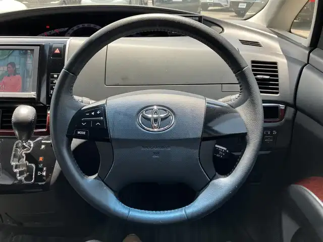 トヨタ エスティマ アエラス レザーパッケージ 三重県 2014(平26)年 4.9万km ホワイトパールクリスタルシャイン ♪走行48477km/純正8インチナビ/・フルセグ・CD録音/・DVD再生・SD/・Bluetoothオーティオ/ブルーレイディスクプレーヤー内蔵/　純正フリップダウンモニター/　・DVD/BD/SD/バックカメラ/両側パワースライドドア/スマートキー/プッシュスタート/黒革シート/パワーシート/前席シートヒーター/クルーズコントロール/HIDヘッドライト/フォグライト /オートライト/ウィンカーミラー /セカンドシートオットマン/革巻ステアリング/ステアリングスイッチ/ビルトインETC/ウッドパネル/ドライブレコーダー/レーダー探知機/プライバシーガラス/ドアバイザー/電格ミラー/フロアマット