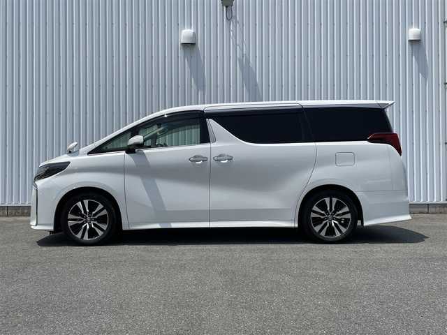 トヨタ アルファード S Cパッケージ 福岡県 2020(令2)年 5.4万km ホワイトパールクリスタルシャイン 純正12.1インチフリップダウンモニター/純正９インチディスプレイオーディオナビ/フルセグTV/CD/DVD/BT/AM/FM/applecarplay/androidauto/バックカメラ/ＰＣＳ/レーンアシスト/レーダークルーズコントロール/両側パワースライドドア/パワーバックドア/シートメモリー/前席パワーシート/前席シートヒーター＆ベンチレーション/ステアリングヒーター/オートハイビーム/フォグランプ/純正アルミ/電動パーキング/ブレーキホールド/ビルトインETC2.0/オットマン/スマートキー/プッシュスタート