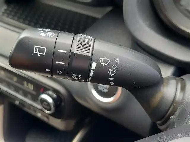 トヨタ ヤリス Z 東京都 2020(令2)年 5.6万km ブラック 純正ディスプレイオーディオ/Bluetooth/純正アルミホイール/バックカメラ/ETC/オートマティックハイビーム/フルセグテレビ/LEDヘッドライト/アダプティブクルーズコントロール/キーレスエントリー/プッシュスタート