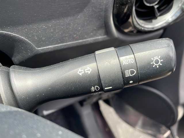 トヨタ アクア G 岩手県 2015(平27)年 8.6万km ディープアメジストマイカメタリック 禁煙車/純正SDナビ/AM/FM/CD/Bluetooth/フルセグTV/純正オーディオ/バックカメラ/ETC/クルーズコントロール/衝突被害軽減ブレーキ/レーンキープアシスト/横滑り防止装置/シートヒーター/オートライト/オートハイビーム/LEDヘッドライト/フォグランプ/スマートキー/プッシュスタート/電動格納ミラー/純正フロアマット/保証書/取扱説明書