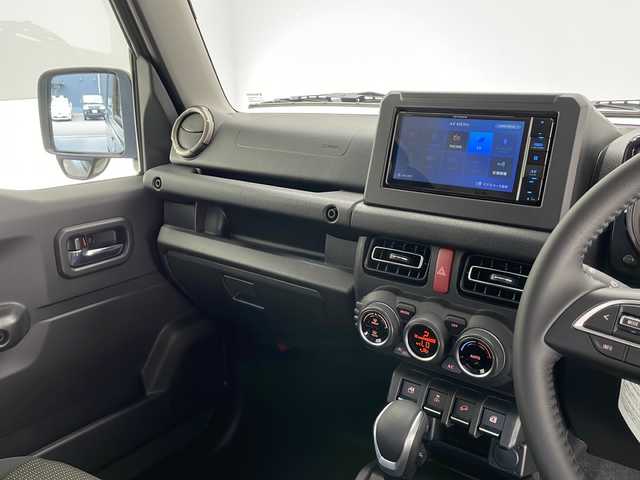 スズキ ジムニー XC 長野県 2023(令5)年 0.1万km未満 ジャングルグリーン 4WD/社外メモリナビ&フルセグTV&CD&DVD&BT/クルーズコントロール/車線逸脱警報/衝突軽減ブレーキ/アイドリングストップ/ステアリングスイッチ/LEDヘッドライト/オートライト/フロントフォグランプ/電動格納ミラー/ウィンカーミラー/ドアミラーヒーター/背面タイヤ/プッシュスタート/スマートキー/スペアキー1本