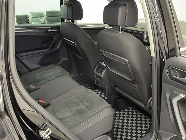 フォルクスワーゲン ティグアン TSI ハイライン 長崎県 2018(平30)年 7.2万km ディープブラックパールエフェクト 純正ナビ/・フルセグ/・DVD/・Bluetooth/全方位モニター/電動リアゲート/純正18インチアルミ/ヘッドアップディスプレイ/LEDヘッドライト/全席シートヒーター/ETC