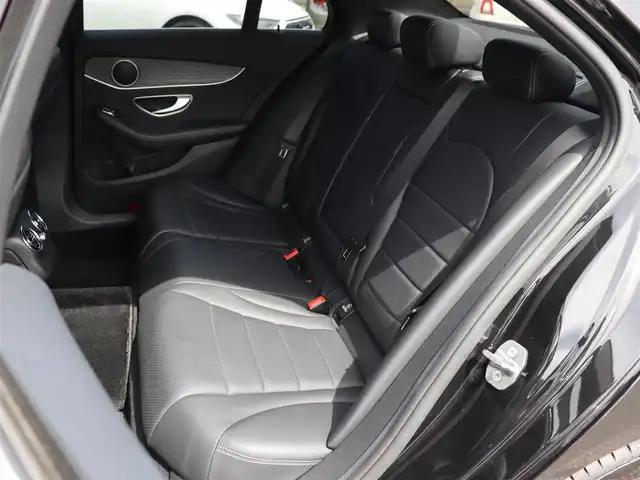 メルセデス・ベンツ Ｃ２００ 4マチック AVG AMGライン 長野県 2017(平29)年 5.4万km オブシディアンブラック レーダーセーフティＰＫＧ/黒革シート　/純正ナビＴＶ　/バックカメラ　/ディストロニック　/衝突軽減ブレーキ　/ＬＫＡ　/ＢＳＭ　/パワーシート／ヒーター　/エアサス　/キーレスゴー　/ＬＥＤライト　/純正１８ＡＷ