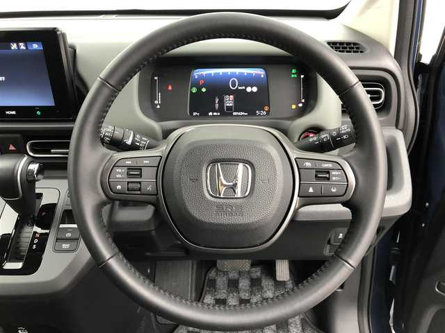 ホンダ フリード クロスター 愛知県 2025(令7)年 0.2万km 紺 純正9インチディスプレイオーディオ/バックカメラ/Bluetooth/ホンダセンシング/衝突被害軽減システム/クルーズコントロール/コーナーセンサー/横滑り防止装置/ブラインドスポットモニター/オートライト/オートマチックハイビーム/LEDヘッドライト/LEDフォグランプ/両側パワースライドドア/純正AW/社外フロアマット/プッシュスタート/スマートキー/スペアキー