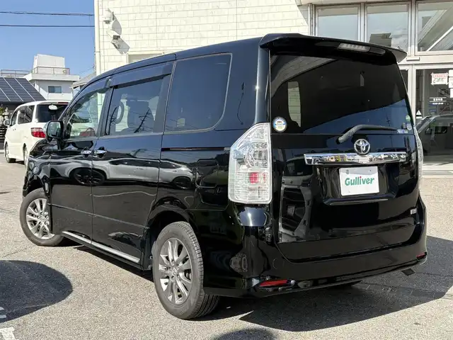 トヨタ ヴォクシー ZS 煌Z 愛知県 2013(平25)年 7.9万km ブラック Bluetooth/HDDナビ/フルセグテレビ/DVD再生/バックカメラ/プッシュスタート/両側パワースライドドア/ビルトインETC/ドアバイザー/ウィンカーミラー/ハーフレザー/純正フロアマット/7人乗り/前方ドライブレコーダー/スペアキー/スマートキー