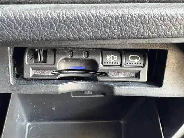 トヨタ ヴォクシー ZS 煌Z 愛知県 2013(平25)年 7.9万km ブラック Bluetooth/HDDナビ/フルセグテレビ/DVD再生/バックカメラ/プッシュスタート/両側パワースライドドア/ビルトインETC/ドアバイザー/ウィンカーミラー/ハーフレザー/純正フロアマット/7人乗り/前方ドライブレコーダー/スペアキー/スマートキー