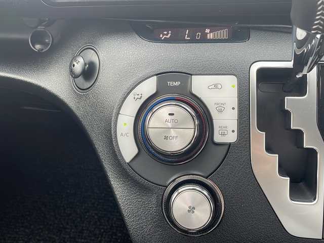 トヨタ シエンタ G クエロ 岩手県 2018(平30)年 4.8万km ホワイトパールクリスタルシャイン ワンオーナー/禁煙車/純正メモリナビ/フルセグ/　CD/SD/Bluetooth/アラウンドビューカメラ/両側パワースライドドア/ハーフレザーシート/スマートキー×２/LEDヘッドライト/オートライト/オートハイビーム/フォグランプ/衝突被害軽減ブレーキ/レーンアシスト/革巻きステアリング/ETC/新車時保証書/取扱説明書/ナビ取説