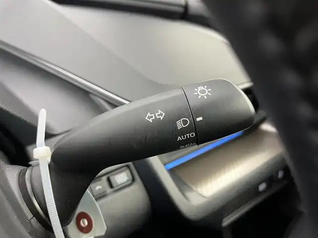 トヨタ プリウス G 愛知県 2023(令5)年 2万km アティチュードブラックマイカ トヨタセーフティ/　・プリクラッシュセーフティ/　・レーントレーシングアシスト/　・レーンディパーチャーアラート/　・レーダークルーズコントロール/　・オートマチックハイビーム/　・ロードサインアシスト/　・ドライバー異常時対応システム/　・プロアクティブドライビングアシスト/　・発進遅れ告知機能/純正ナビ/（Bluetooth/フルセグTV/Apple CarPlay）/全方位カメラ/ドライブレコーダー/ETC2.0/ブラインドスポットモニター/レーダー探知機/シートヒーター/純正AW/テレビキャンセラー/純正LEDライト/オートライト/スマートキー/ステアリングリモコン/電子パーキング/オートホールド/スペアタイヤ/ドアバイザー