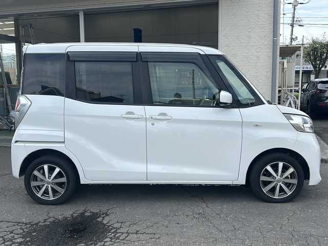 日産 デイズ ルークス X 道東・釧路十勝 2014(平26)年 6.4万km ホワイトパール 4WD/純正CDオーディオ/片側パワースライドドア/アラウンドビューモニター/アイドリングストップ/シートヒーター/運転席シートリフター/ヘッドライトレベライザー/電動格納ミラー/純正ドアバイザー/純正フロアマット/純正エンジンスターター/スマートキー/エンジンプッシュスタート/スペアキー/社外14インチアルミホイール