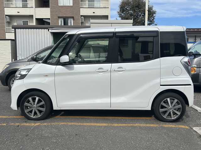 日産 デイズ ルークス X 道東・釧路十勝 2014(平26)年 6.4万km ホワイトパール 4WD/純正CDオーディオ/片側パワースライドドア/アラウンドビューモニター/アイドリングストップ/シートヒーター/運転席シートリフター/ヘッドライトレベライザー/電動格納ミラー/純正ドアバイザー/純正フロアマット/純正エンジンスターター/スマートキー/エンジンプッシュスタート/スペアキー/社外14インチアルミホイール