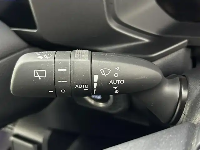 トヨタ ランドクルーザー ２５０ VX 熊本県 2024(令6)年 1.2万km プラチナホワイトパールマイカ サンルーフ　/純正12.3インチディスプレイオーディオ（ApplCarPlay・AndroidAuto・BT・フルセグ・HDMI）/純正前後ドライブレコーダー　/全周囲カメラ　/ビルトインＥＴＣ２．０　/トヨタセーフティーセンス/・アダブティブクルーズコントロール/・レーンディパーチャーアラート/・ブラインドスポットモニター/・プリクラッシュセーフティ/・プロアクティブドライビングアシスト/・リアクロストラフィックアラート/・安心降車アシスト/・後方車両接近通報装置/・周辺車両停止時サポート/パワーバックドア/前後クリアランスソナー　/前席シートヒーター　/前席エアーシート　/運転席パワーシート　/電動パーキングブレーキ/ブレーキホールド/デジタルインナーミラー/純正フロアマット/純正１８インチAW/オートライト/オートマチックハイビーム/LEDヘッドライト/スマートキー/プッシュスタート/保証書/取扱説明書