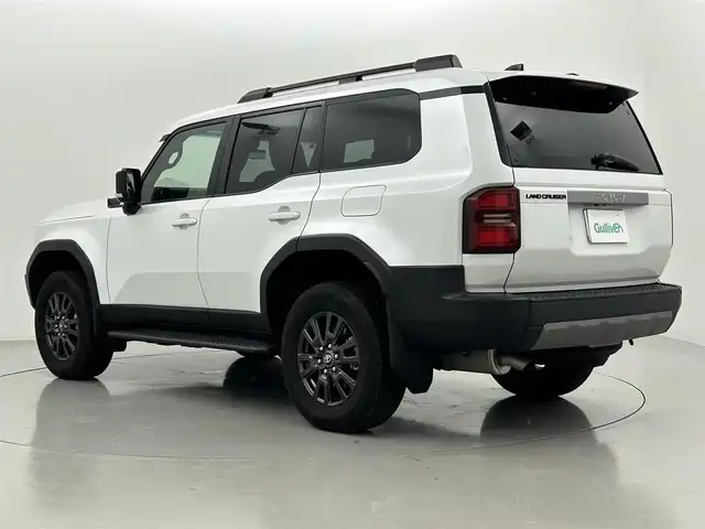 トヨタ ランドクルーザー ２５０ VX 熊本県 2024(令6)年 1.2万km プラチナホワイトパールマイカ サンルーフ　/純正12.3インチディスプレイオーディオ（ApplCarPlay・AndroidAuto・BT・フルセグ・HDMI）/純正前後ドライブレコーダー　/全周囲カメラ　/ビルトインＥＴＣ２．０　/トヨタセーフティーセンス/・アダブティブクルーズコントロール/・レーンディパーチャーアラート/・ブラインドスポットモニター/・プリクラッシュセーフティ/・プロアクティブドライビングアシスト/・リアクロストラフィックアラート/・安心降車アシスト/・後方車両接近通報装置/・周辺車両停止時サポート/パワーバックドア/前後クリアランスソナー　/前席シートヒーター　/前席エアーシート　/運転席パワーシート　/電動パーキングブレーキ/ブレーキホールド/デジタルインナーミラー/純正フロアマット/純正１８インチAW/オートライト/オートマチックハイビーム/LEDヘッドライト/スマートキー/プッシュスタート/保証書/取扱説明書