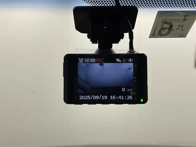 三菱 デリカＤ：５ P 茨城県 2023(令5)年 0.7万km ブラックダイヤモンド 純正10.1型ナビ/全周囲カメラ/電動サイドステップ/衝突被害軽減ブレーキ/車線逸脱抑制装置/レーダークルーズコントロール/オートマチックハイビーム/BSW/両側電動スライドドア/パワーバックドア/AC100V/ETC/ドラレコ/シートヒーター/純正18インチAW/LEDヘッドライト/スマートキー