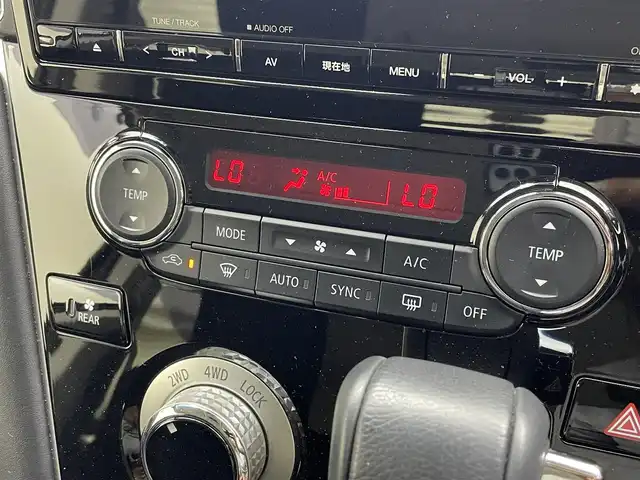 三菱 デリカＤ：５ P 茨城県 2023(令5)年 0.7万km ブラックダイヤモンド 純正10.1型ナビ/全周囲カメラ/電動サイドステップ/衝突被害軽減ブレーキ/車線逸脱抑制装置/レーダークルーズコントロール/オートマチックハイビーム/BSW/両側電動スライドドア/パワーバックドア/AC100V/ETC/ドラレコ/シートヒーター/純正18インチAW/LEDヘッドライト/スマートキー