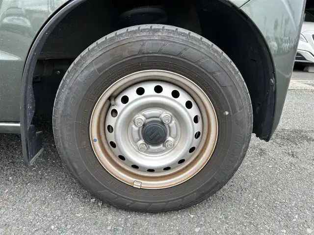 スズキ エブリイ PA リミテッド 静岡県 2023(令5)年 2.7万km クールカーキPM 純正7インチディスプレイオーディオ/両側スライドドア/ハイルーフ/純正フロアマット/衝突軽減/アイドリングストップ/車線逸脱警報機能/パーキングセンサー/オートハイビーム/ETC車載器/USB電源ソケット（Type-A/Type-C）/バックカメラ