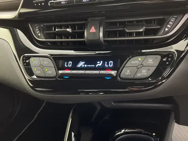 トヨタ Ｃ－ＨＲ G LEDエディション 鹿児島県 2018(平30)年 6.7万km ブラックマイカ 純正SDナビ/（AM/FM/CD/DVD/Bluetooth）/フルセグテレビ/モデリスタエアロ/トヨタセーフティセンス/レーダークルーズコントロール/シートヒーター/ETC/ハーフレザーシート/オートライト/オートハイビーム/ドライブレコーダー/純正AW18インチ/オートブレーキホールド/LEDヘッドライト/純正フロアマット/オートエアコン