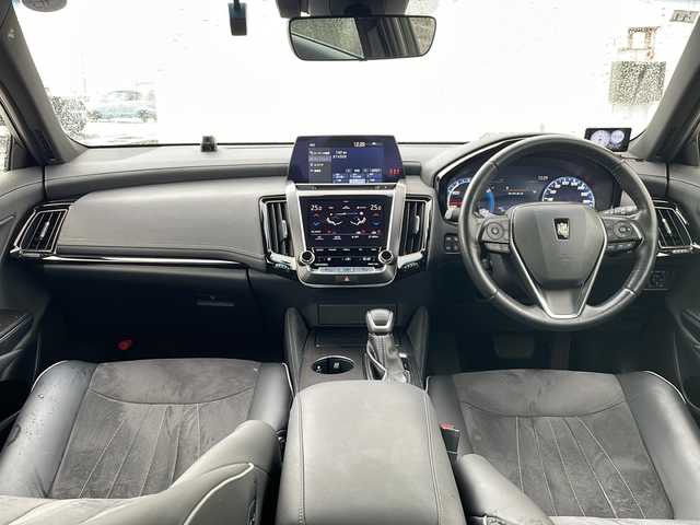 トヨタ クラウン ハイブリッド RS アドバンス Four 道北・旭川 2018(平30)年 8.2万km ホワイトパールクリスタルシャイン /4WD//寒冷地仕様//禁煙車//純正メモリナビ//CD/DVD/BD/SD/MSV/BT/AUX/USB/フルセグ//パノラミックビューモニター//トヨタセーフティセンス//PCS/ACC/LTA/BSM/RCTA/PCD/PKSB/RSA//クリアランスソナー//パーキングアシスト//パドルシフト//オートハイビーム//オートライト//LEDヘッドライト//フォグライト//ヘッドライトウォッシャー//オートリトラミラー//オートワイパー//運転席メモリシート//パワーシート//シートヒーター//ステアリングヒーター//ミラーヒーター//フロントデアイサー//ドライブレコーダー//ビルトインETC2.0//GPSレーダー//純正エンジンスターター//純正フロアマット//AW冬タイヤ積込