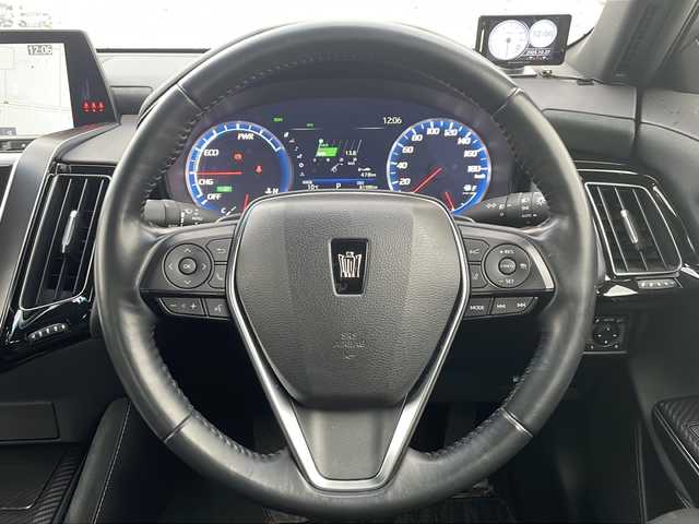 トヨタ クラウン ハイブリッド RS アドバンス Four 道北・旭川 2018(平30)年 8.2万km ホワイトパールクリスタルシャイン /4WD//寒冷地仕様//禁煙車//純正メモリナビ//CD/DVD/BD/SD/MSV/BT/AUX/USB/フルセグ//パノラミックビューモニター//トヨタセーフティセンス//PCS/ACC/LTA/BSM/RCTA/PCD/PKSB/RSA//クリアランスソナー//パーキングアシスト//パドルシフト//オートハイビーム//オートライト//LEDヘッドライト//フォグライト//ヘッドライトウォッシャー//オートリトラミラー//オートワイパー//運転席メモリシート//パワーシート//シートヒーター//ステアリングヒーター//ミラーヒーター//フロントデアイサー//ドライブレコーダー//ビルトインETC2.0//GPSレーダー//純正エンジンスターター//純正フロアマット//AW冬タイヤ積込