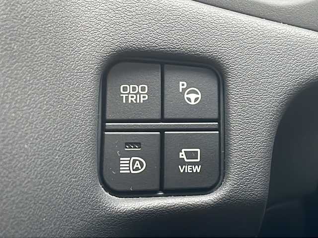 トヨタ クラウン ハイブリッド RS アドバンス Four 道北・旭川 2018(平30)年 8.2万km ホワイトパールクリスタルシャイン /4WD//寒冷地仕様//禁煙車//純正メモリナビ//CD/DVD/BD/SD/MSV/BT/AUX/USB/フルセグ//パノラミックビューモニター//トヨタセーフティセンス//PCS/ACC/LTA/BSM/RCTA/PCD/PKSB/RSA//クリアランスソナー//パーキングアシスト//パドルシフト//オートハイビーム//オートライト//LEDヘッドライト//フォグライト//ヘッドライトウォッシャー//オートリトラミラー//オートワイパー//運転席メモリシート//パワーシート//シートヒーター//ステアリングヒーター//ミラーヒーター//フロントデアイサー//ドライブレコーダー//ビルトインETC2.0//GPSレーダー//純正エンジンスターター//純正フロアマット//AW冬タイヤ積込