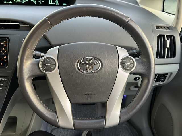 トヨタ プリウス S ツーリングセレクション 福岡県 2010(平22)年 5.4万km ホワイトパールクリスタルシャイン 純正ナビ/（AM/FM/CD/DVD/HDD/BT/ワンセグ）/ETC/バックカメラ/純正フロアマット/純正17インチアルミホイール/オートライト/フォグランプ/プッシュスタート/スマートキー/純正ドアバイザー/電動格納ミラー/ステアリングスイッチ/W+サイド+カーテンエアバッグ/アルミホイール付きスタッドレスタイヤ/保証書・取扱説明書・記録簿