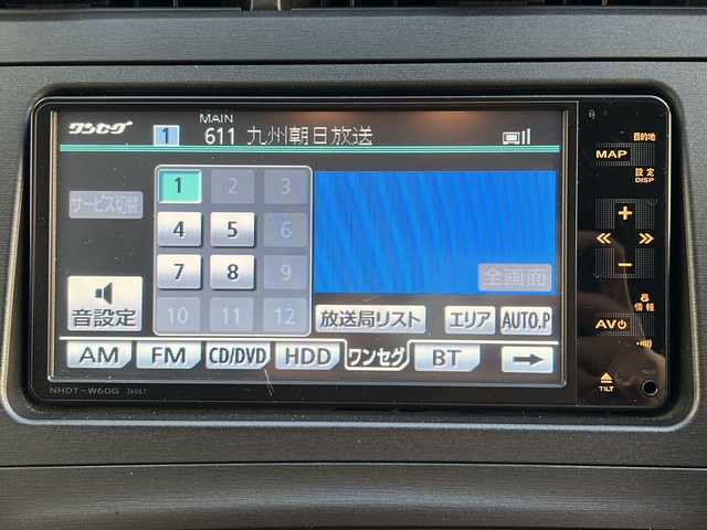 トヨタ プリウス S ツーリングセレクション 福岡県 2010(平22)年 5.4万km ホワイトパールクリスタルシャイン 純正ナビ/（AM/FM/CD/DVD/HDD/BT/ワンセグ）/ETC/バックカメラ/純正フロアマット/純正17インチアルミホイール/オートライト/フォグランプ/プッシュスタート/スマートキー/純正ドアバイザー/電動格納ミラー/ステアリングスイッチ/W+サイド+カーテンエアバッグ/アルミホイール付きスタッドレスタイヤ/保証書・取扱説明書・記録簿