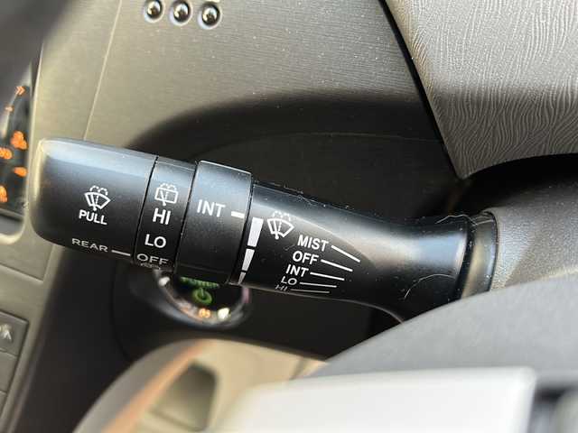 トヨタ プリウス S ツーリングセレクション 福岡県 2010(平22)年 5.4万km ホワイトパールクリスタルシャイン 純正ナビ/（AM/FM/CD/DVD/HDD/BT/ワンセグ）/ETC/バックカメラ/純正フロアマット/純正17インチアルミホイール/オートライト/フォグランプ/プッシュスタート/スマートキー/純正ドアバイザー/電動格納ミラー/ステアリングスイッチ/W+サイド+カーテンエアバッグ/アルミホイール付きスタッドレスタイヤ/保証書・取扱説明書・記録簿