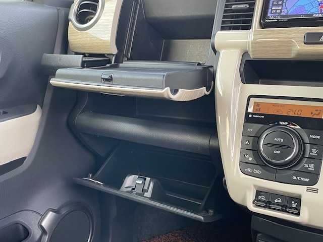 スズキ ハスラー ワンダラー 青森県 2019(平31)年 8.1万km シフォンアイボリーメタリック/ウッディブラウン2トーンルーフ 4WD/ワンオーナー/純正SDナビ・フルセグTV/CD・DVD・Bluetooth・SD・USB/全方位カメラ/デュアルカメラブレーキサポート/車線逸脱警報/ブラウン合皮コンビシート/前席シートヒーター/純正エンジンスターター/ビルトインETC/ヒルディセントコントロール/グリップコントロール/純正フロアマット/ウッディブラウンルーフ/ルーフレール/ロゴ入りサイドデカール/HIDライト/LEDフォグランプ/スマートキー/プッシュスタート