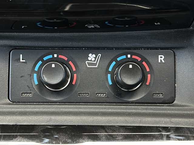 トヨタ アルファード S Cパッケージ 三重県 2019(平31)年 4.9万km ホワイトパールクリスタルシャイン ALPINE11型ナビ /ALPINE12.8型後席モニター /サンルーフ /バックカメラ /デジタルインナーミラー /BSM /両側パワースライドドア/ビルトインETC /レーダークルーズコントロール/レーンキープアシスト/衝突軽減ブレーキ/前席エアーシート /スペアキー /パワーバックドア /LEDヘッドライト/オートハイビーム/オートライト/フロアマット /電動格納ミラー/禁煙車