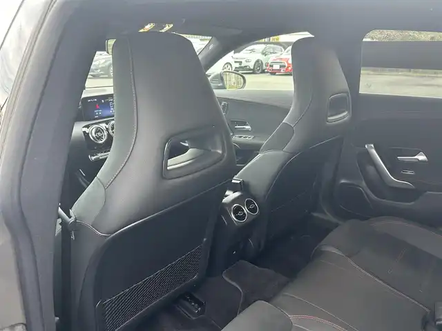 メルセデス・ベンツ Ｍ・ベンツ ＣＬＡ２００ｄ Sブレーク AMGライン 静岡県 2023(令5)年 0.9万km マウンテングレー 走行距離９，０００キロ台　/３６０°カメラ　/ＭＢＵＸ　/レーダーＳＦＴ・ＰＫＧ　/ＡＣＣ　/ＬＫＡ　/ＢＳＭ　/ＣａｒＰｌａｙ対応　/アクティブパーキング・アシスト　/３６０°ドライブレコーダー　/ステンレス製ペダル