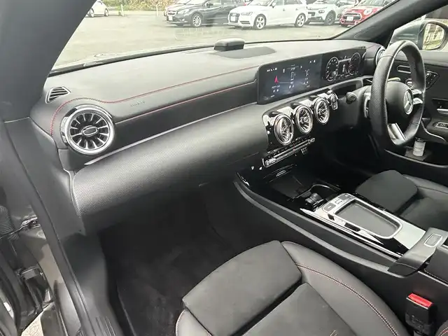 メルセデス・ベンツ Ｍ・ベンツ ＣＬＡ２００ｄ Sブレーク AMGライン 静岡県 2023(令5)年 0.9万km マウンテングレー 走行距離９，０００キロ台　/３６０°カメラ　/ＭＢＵＸ　/レーダーＳＦＴ・ＰＫＧ　/ＡＣＣ　/ＬＫＡ　/ＢＳＭ　/ＣａｒＰｌａｙ対応　/アクティブパーキング・アシスト　/３６０°ドライブレコーダー　/ステンレス製ペダル