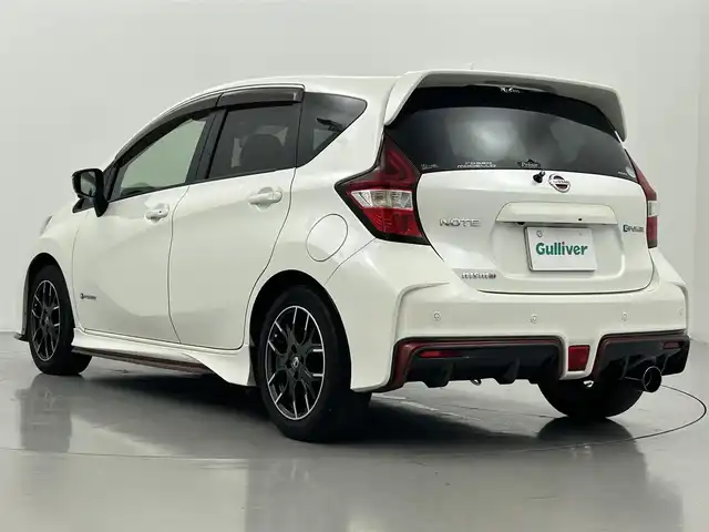 日産 ノート e－パワー ニスモ 熊本県 2016(平28)年 6.9万km ブリリアントホワイトパール 純正ナビ（ＣＤ・ＤＶＤ・フルセグ・ＢＴ・ＳＤ）/全周囲カメラ　/ＥＴＣ　/前後クリアランスソナー　/インテリジェントルームミラー　/エマージェンシーブレーキ　/レーンキープアシスト　/横滑り防止/電動格納ミラー/純正フロアマット/純正16インチAW/オートライト/LEDヘッドライト/フォグランプ/スマートキー/プッシュスタート/スペアキー1本/保証書　/取扱説明書