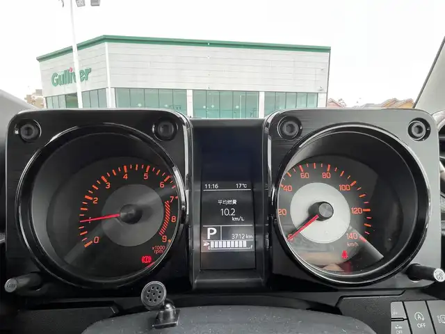 スズキ ジムニー XC 東京都 2025(令7)年 0.4万km シフォンアイボリーM セーフティサポート/デュアルカメラブレーキサポート/レーンキープアシスト/カロッツェリア ディスプレイオーディオ/Bluetooth/HDMI/バックカメラ/クルーズコントロール/LEDヘッドライト/ダウンヒルコントロール/前席シートヒーター/ビルトインETC/純正１６AW