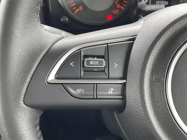 スズキ ジムニー XC 東京都 2025(令7)年 0.4万km シフォンアイボリーM セーフティサポート/デュアルカメラブレーキサポート/レーンキープアシスト/カロッツェリア ディスプレイオーディオ/Bluetooth/HDMI/バックカメラ/クルーズコントロール/LEDヘッドライト/ダウンヒルコントロール/前席シートヒーター/ビルトインETC/純正１６AW