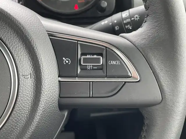 スズキ ジムニー XC 東京都 2025(令7)年 0.4万km シフォンアイボリーM セーフティサポート/デュアルカメラブレーキサポート/レーンキープアシスト/カロッツェリア ディスプレイオーディオ/Bluetooth/HDMI/バックカメラ/クルーズコントロール/LEDヘッドライト/ダウンヒルコントロール/前席シートヒーター/ビルトインETC/純正１６AW