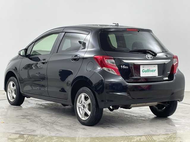 トヨタ ヴィッツ F 道央・札幌 2016(平28)年 4.9万km ブラックマイカ ・4WD/・寒冷地仕様/・純正SDナビ/・CD/DVD/SD/フルセグTV/・Bluetooth接続/・横滑り防止装置/・ヘッドライトレベライザー/・純正フロアマット/・電動格納ミラー/・ウィンカーミラー/・ドアバイザー/・リモコンキー