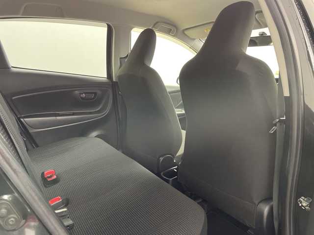 トヨタ ヴィッツ F 道央・札幌 2016(平28)年 4.9万km ブラックマイカ ・4WD/・寒冷地仕様/・純正SDナビ/・CD/DVD/SD/フルセグTV/・Bluetooth接続/・横滑り防止装置/・ヘッドライトレベライザー/・純正フロアマット/・電動格納ミラー/・ウィンカーミラー/・ドアバイザー/・リモコンキー