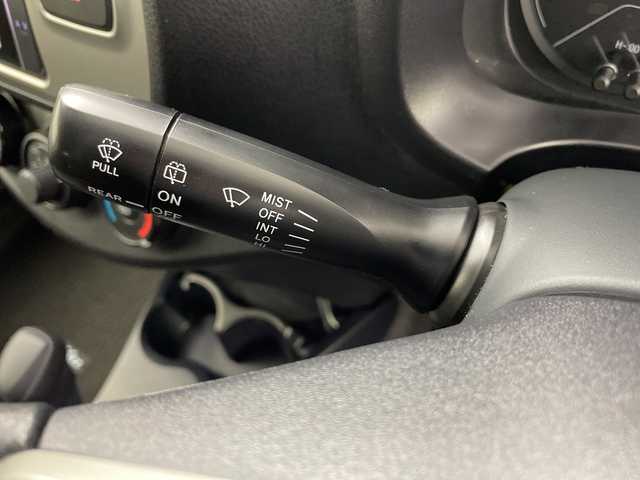 トヨタ ヴィッツ F 道央・札幌 2016(平28)年 4.9万km ブラックマイカ ・4WD/・寒冷地仕様/・純正SDナビ/・CD/DVD/SD/フルセグTV/・Bluetooth接続/・横滑り防止装置/・ヘッドライトレベライザー/・純正フロアマット/・電動格納ミラー/・ウィンカーミラー/・ドアバイザー/・リモコンキー