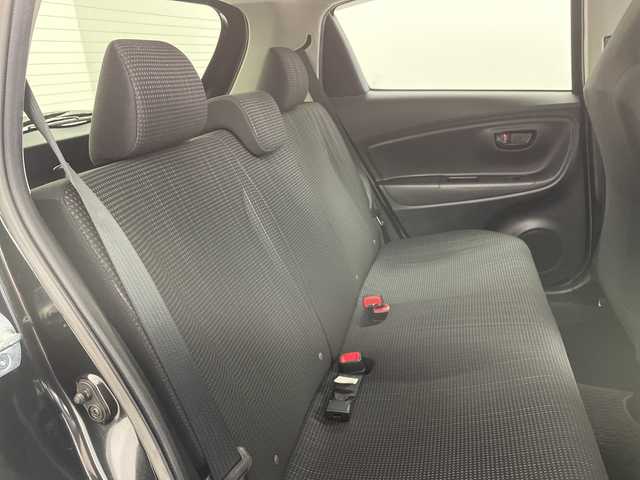 トヨタ ヴィッツ F 道央・札幌 2016(平28)年 4.9万km ブラックマイカ ・4WD/・寒冷地仕様/・純正SDナビ/・CD/DVD/SD/フルセグTV/・Bluetooth接続/・横滑り防止装置/・ヘッドライトレベライザー/・純正フロアマット/・電動格納ミラー/・ウィンカーミラー/・ドアバイザー/・リモコンキー