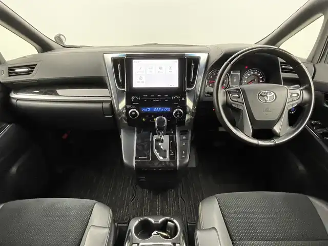 トヨタ アルファード S タイプゴールド 岡山県 2020(令2)年 4.9万km ブラック 純正９インチディスプレイオーディオ/（CD/DVD/フルセグ/USB/AppleCarplay/AndroidAuto）/バックカメラ/純正１２インチ後席モニター/レーダークルーズコントロール/両側電動スライド/電動リアゲート/ＡＣ１００Ｖ電源/ビルトインＥＴＣ２．０/ハーフレザーシート/オートブレーキホールド/三眼ＬＥＤヘッドライト/オートハイビーム/フォグランプ/レーンキープアシスト/コーナーセンサー（前/後）/踏み間違い防止/純正18インチAW/純正フロアマット/スマートキー×2