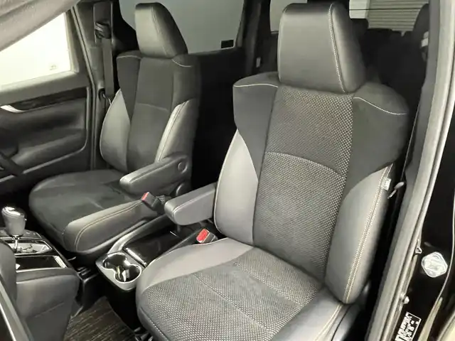 トヨタ アルファード S タイプゴールド 岡山県 2020(令2)年 4.9万km ブラック 純正９インチディスプレイオーディオ/（CD/DVD/フルセグ/USB/AppleCarplay/AndroidAuto）/バックカメラ/純正１２インチ後席モニター/レーダークルーズコントロール/両側電動スライド/電動リアゲート/ＡＣ１００Ｖ電源/ビルトインＥＴＣ２．０/ハーフレザーシート/オートブレーキホールド/三眼ＬＥＤヘッドライト/オートハイビーム/フォグランプ/レーンキープアシスト/コーナーセンサー（前/後）/踏み間違い防止/純正18インチAW/純正フロアマット/スマートキー×2