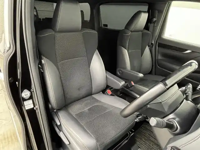 トヨタ アルファード S タイプゴールド 岡山県 2020(令2)年 4.9万km ブラック 純正９インチディスプレイオーディオ/（CD/DVD/フルセグ/USB/AppleCarplay/AndroidAuto）/バックカメラ/純正１２インチ後席モニター/レーダークルーズコントロール/両側電動スライド/電動リアゲート/ＡＣ１００Ｖ電源/ビルトインＥＴＣ２．０/ハーフレザーシート/オートブレーキホールド/三眼ＬＥＤヘッドライト/オートハイビーム/フォグランプ/レーンキープアシスト/コーナーセンサー（前/後）/踏み間違い防止/純正18インチAW/純正フロアマット/スマートキー×2