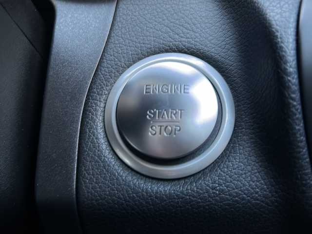 メルセデス・ベンツ Ｃ１８０ ステーションワゴンアバンギャルド 愛知県 2017(平29)年 7.1万km オブシディアンブラック /正規ディーラー車//禁煙車//純正8.4インチナビ//フルセグ/DVD/CD/MSV/SD/USB/Bluetooth//ドライブレコーダー//ビルドインETC//バックカメラ//ハーフレザーシート//パワーシート//運転席シートメモリー//運転席ランバーサポート//シートヒーター//電動リアゲート//レーダーセーフティパッケージ//アダプティブブレーキ//PRE-SAFEブレーキ//ブラインドスポットアシスト//レーンキープアシスト//パーキングセンサー//ステアリングアシスト//ACC//BAS//CPA+//ディストロニックプラス//LEDハイパフォーマンスオートライト//バックフォグランプ//アンビエントライト//パドルシフト//アイドリングストップ//純正17インチアルミホイール//ESP//純正ルーフレール//イージーエントリーステアリング//革巻きステアリング//電動チルトハンドル//電動テレスコピットハンドル//ISOFIX//純正フロアマット//プライバシーガラス//イモビライザー//後席リモートフォールディング//前席シートベルトプリテンショナー//フォースリミッター//自動防眩ルームミラー//スペアスマートキー//保証書/車両取扱説明書//点検整備記録簿H29~R2.R4.R6