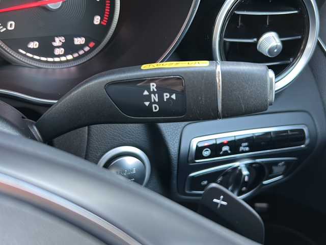 メルセデス・ベンツ Ｃ１８０ ステーションワゴンアバンギャルド 愛知県 2017(平29)年 7.1万km オブシディアンブラック /正規ディーラー車//禁煙車//純正8.4インチナビ//フルセグ/DVD/CD/MSV/SD/USB/Bluetooth//ドライブレコーダー//ビルドインETC//バックカメラ//ハーフレザーシート//パワーシート//運転席シートメモリー//運転席ランバーサポート//シートヒーター//電動リアゲート//レーダーセーフティパッケージ//アダプティブブレーキ//PRE-SAFEブレーキ//ブラインドスポットアシスト//レーンキープアシスト//パーキングセンサー//ステアリングアシスト//ACC//BAS//CPA+//ディストロニックプラス//LEDハイパフォーマンスオートライト//バックフォグランプ//アンビエントライト//パドルシフト//アイドリングストップ//純正17インチアルミホイール//ESP//純正ルーフレール//イージーエントリーステアリング//革巻きステアリング//電動チルトハンドル//電動テレスコピットハンドル//ISOFIX//純正フロアマット//プライバシーガラス//イモビライザー//後席リモートフォールディング//前席シートベルトプリテンショナー//フォースリミッター//自動防眩ルームミラー//スペアスマートキー//保証書/車両取扱説明書//点検整備記録簿H29~R2.R4.R6