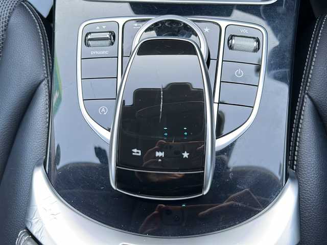 メルセデス・ベンツ Ｃ１８０ ステーションワゴンアバンギャルド 愛知県 2017(平29)年 7.1万km オブシディアンブラック /正規ディーラー車//禁煙車//純正8.4インチナビ//フルセグ/DVD/CD/MSV/SD/USB/Bluetooth//ドライブレコーダー//ビルドインETC//バックカメラ//ハーフレザーシート//パワーシート//運転席シートメモリー//運転席ランバーサポート//シートヒーター//電動リアゲート//レーダーセーフティパッケージ//アダプティブブレーキ//PRE-SAFEブレーキ//ブラインドスポットアシスト//レーンキープアシスト//パーキングセンサー//ステアリングアシスト//ACC//BAS//CPA+//ディストロニックプラス//LEDハイパフォーマンスオートライト//バックフォグランプ//アンビエントライト//パドルシフト//アイドリングストップ//純正17インチアルミホイール//ESP//純正ルーフレール//イージーエントリーステアリング//革巻きステアリング//電動チルトハンドル//電動テレスコピットハンドル//ISOFIX//純正フロアマット//プライバシーガラス//イモビライザー//後席リモートフォールディング//前席シートベルトプリテンショナー//フォースリミッター//自動防眩ルームミラー//スペアスマートキー//保証書/車両取扱説明書//点検整備記録簿H29~R2.R4.R6