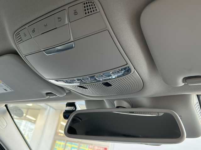 メルセデス・ベンツ Ｃ１８０ ステーションワゴンアバンギャルド 愛知県 2017(平29)年 7.1万km オブシディアンブラック /正規ディーラー車//禁煙車//純正8.4インチナビ//フルセグ/DVD/CD/MSV/SD/USB/Bluetooth//ドライブレコーダー//ビルドインETC//バックカメラ//ハーフレザーシート//パワーシート//運転席シートメモリー//運転席ランバーサポート//シートヒーター//電動リアゲート//レーダーセーフティパッケージ//アダプティブブレーキ//PRE-SAFEブレーキ//ブラインドスポットアシスト//レーンキープアシスト//パーキングセンサー//ステアリングアシスト//ACC//BAS//CPA+//ディストロニックプラス//LEDハイパフォーマンスオートライト//バックフォグランプ//アンビエントライト//パドルシフト//アイドリングストップ//純正17インチアルミホイール//ESP//純正ルーフレール//イージーエントリーステアリング//革巻きステアリング//電動チルトハンドル//電動テレスコピットハンドル//ISOFIX//純正フロアマット//プライバシーガラス//イモビライザー//後席リモートフォールディング//前席シートベルトプリテンショナー//フォースリミッター//自動防眩ルームミラー//スペアスマートキー//保証書/車両取扱説明書//点検整備記録簿H29~R2.R4.R6